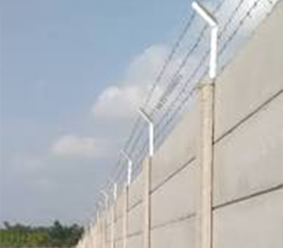 Tips Memasang Kawat Duri di Atas Pagar Panel Beton